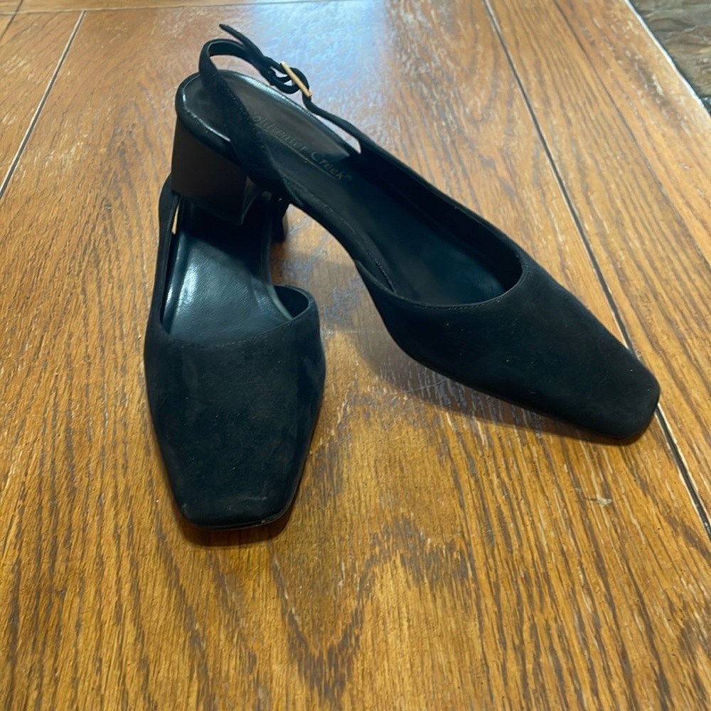 Coldwater Creek Suede Side Cutout Pump